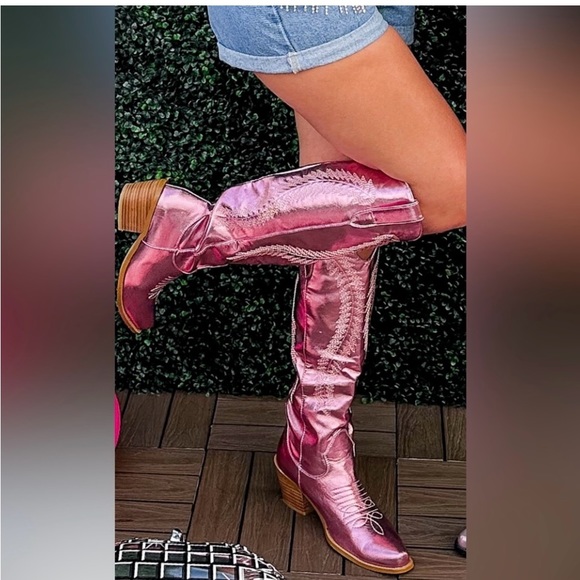 Sexy Metallic Pink Cowgirl boots! - Picture 6 of 6